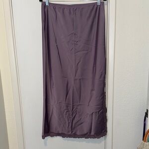 Wild Fable // Silk Maxi Skirt with lace trim (M - Purple)